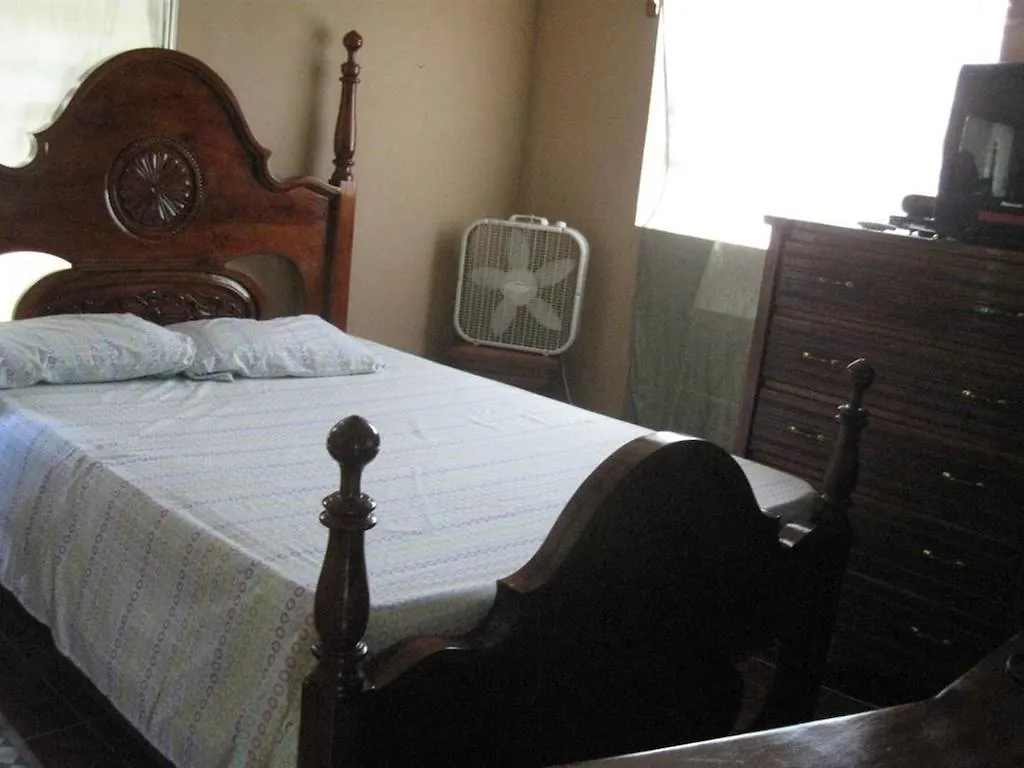 La Belle Maison Milot Samson 2*,