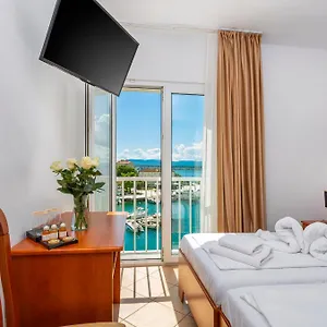 *** Hotel Adria Croatie