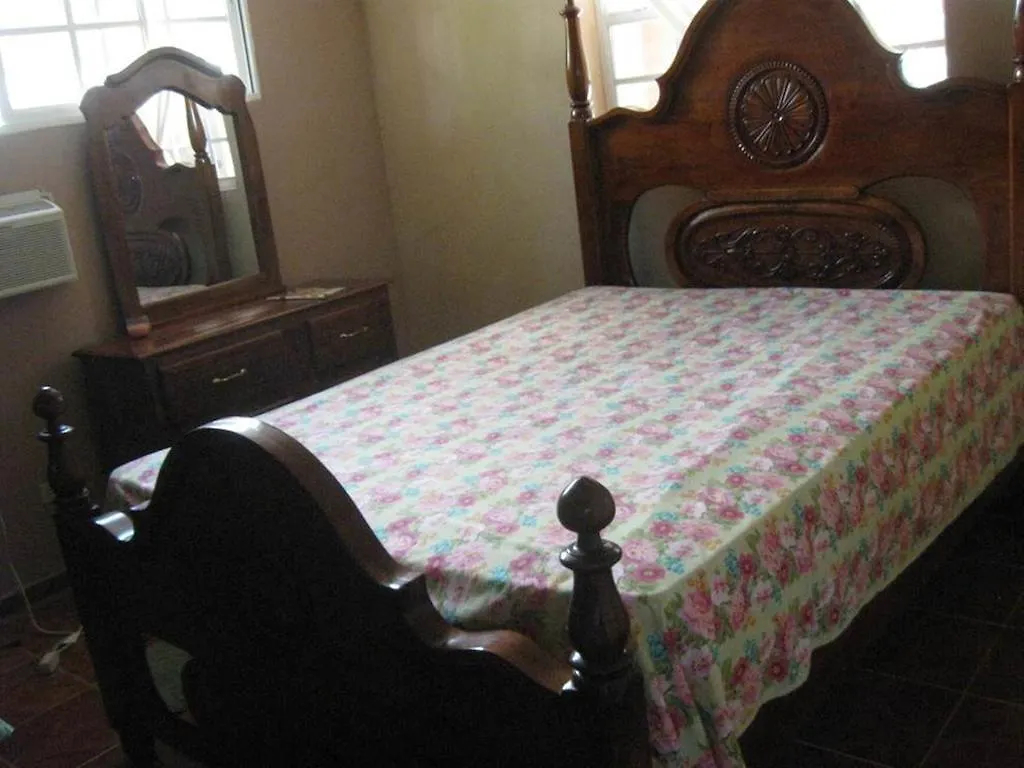 Bed & Breakfast La Belle Maison Milot Samson