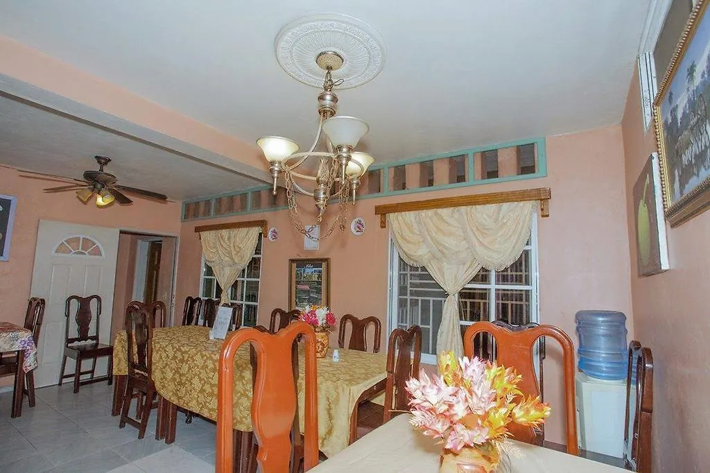 La Belle Maison Milot Samson Bed & Breakfast